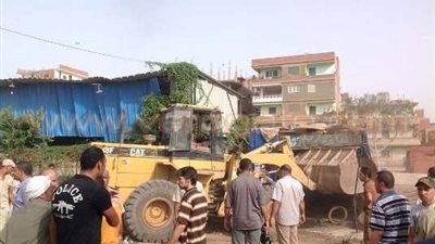 بالصور.. محافظ الشرقية يقود حملة لإزالة التعديات على الأراضي الزراعية