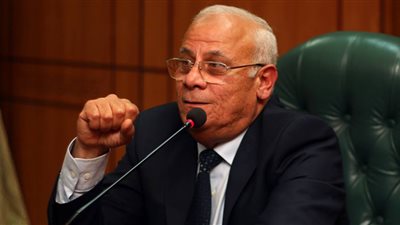 محافظ بورسعيد يبحث الاستعدادات لاستضافة بطولة الشركات