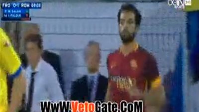 بالفيديو.. لحظة دخول محمد صلاح لقاء روما وفرسينوني