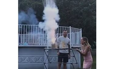 فشل تجربة الكشف عن نوع جنين امرأة بالألعاب النارية (فيديو)