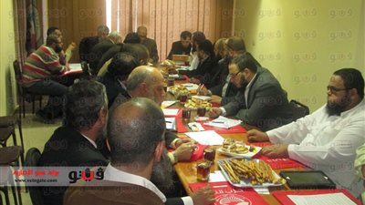 بالصور.. اجتماع لتحديد موقف 