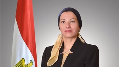 وزيرة البيئة تبحث مشكلات العاملين بالنظافة ورفع كفاءة المنظومة