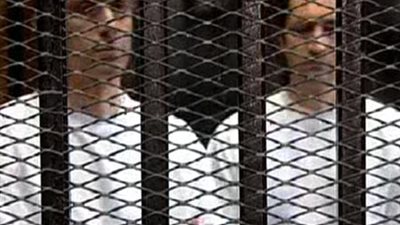 بدء جلسة محاكمة علاء وجمال مبارك بقضية 