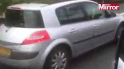 بالفيديو.. امرأة تعرض حياتها للخطر بسبب فاتورة كهرباء