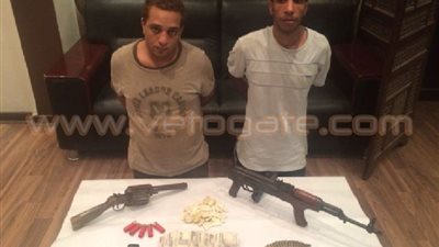 حبس عاطلين لحيازتهما مخدرات وأسلحة بشبرا الخيمة