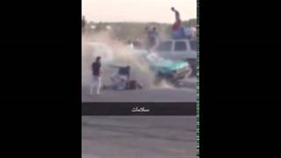 بالفيديو.. لحظة دهس سائق متهور عدة أشخاص بالسعودية