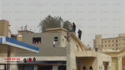 بالفيديو والصور.. هدوء حذر أمام الكاتدرائية.. وقبطى: الشرطة متواطئة