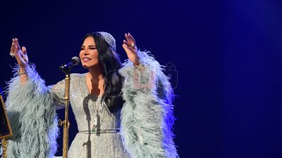 أحلام تتألق في حفل كامل العدد بـ«لوس أنجلوس» (صور)