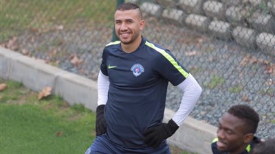 تريزجيه يخوض مرانه الأول مع قاسم باشا في معسكر هولندا