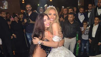 حماقي وحكيم وصافينار يحيون حفل زفاف نجل «أبو سليمان» بحضور نجوم الفن