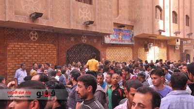 بالصور..راعى كنيسة 