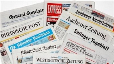 الصحف الأجنبية ترصد معالم الفتنة الطائفية فى مصر.. قتلى وجرحى ومسيحيون فى مرمى النيران.. غياب الأمن زاد من حدة العنف أمام كاتدرائية العباسية.. ومرسى يتحمل مسئولية تصاعد حدة العنف الطائفى فى فترة حكمه