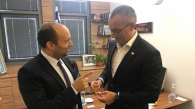 مالدينوف يناقش قضية غزة مع نتنياهو وبينت