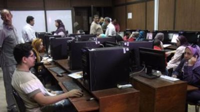 انتشار سماسرة تسجيل الرغبات أمام مكتب التنسيق.. والطالب بـ 30 جنيها