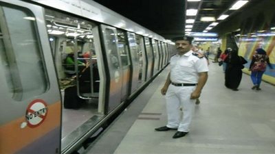 حملات أمنية داخل محطات مترو الأنفاق لضبط المخالفات
