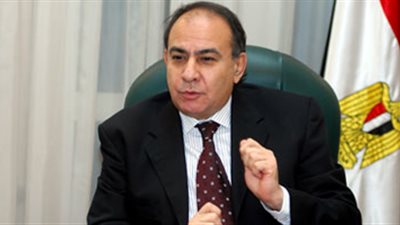 «كمسارية السكك الحديدية» يطالبون بعلاء فهمي وزيرا للنقل