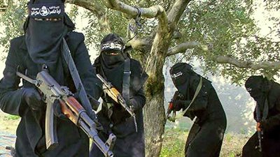 الجارديان تحذر من خطر نساء عائدات من القتال مع داعش