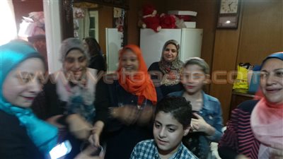 بالفيديو.. رقص وطبل وزغاريد بمنزل الأولى بالثانوية في الإسكندرية