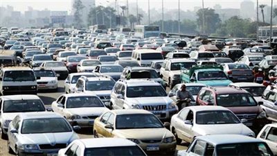 كثافات مرورية بسبب تصادم أعلى طريق السويس القاهرة الصحراوى