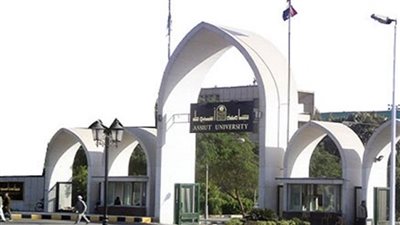 مجلس جامعة أسيوط يعيِّن 14 مدرسا بعدد من الكليات