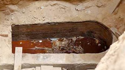 مأكولات ومشروبات أثرية تحت الطلب.. 18 ألف شخص يجمعون توقيعات لشرب سائل تابوت الإسكندرية.. مطالبات بتناول خمر صيني عمره 2000 عام.. واكتشاف دوم بحالة جيدة في مقبرة توت عنخ آمون