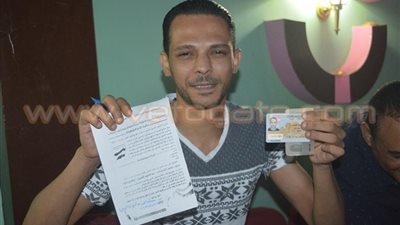 بالصور.. 11 استمارة سحب ثقة من النواب بعد 7 شهور برلمان..أهالي قنا يتمردون على ممثليهم.. قويسنا تطبع الاستمارات بالاسم والرقم القومي.. «لا يمثلونا» عنوان حملة فاقوس بالشرقية.. وخبير قانوني: 