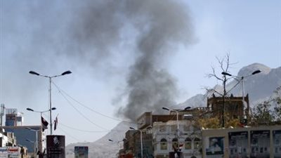 نجاة عدد كبير من العاملين بالمستشفى الملحق بوزارة الدفاع اليمنية