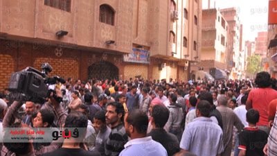 بالفيديو والصور .. «يونان» يطالب الأقباط بمغادرة محيط «مار جرجس»