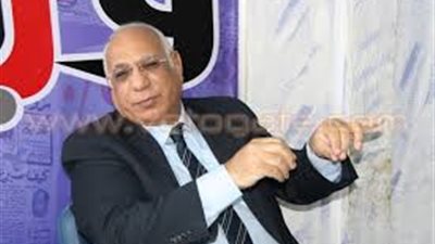 «نادر نور الدين» عن ضيوف أحمد موسى: «مستواهم ضعيف»