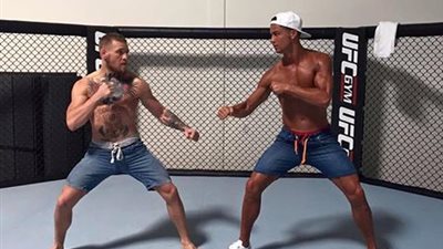 «رونالدو» يستعد للموسم الجديد مع نجم الفنون القتالية