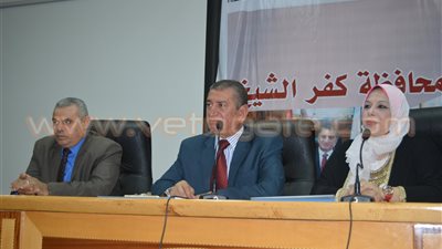 بالفيديو.. محافظ كفر الشيخ يكرم أوائل الثانوية والدبلومات الفنية