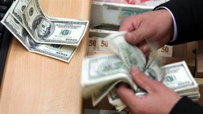 تراجع أسعار العملات الأجنبية اليوم.. والدولار بـ17.95 جنيها