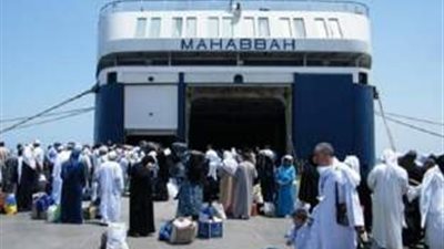 699 راكبا يغادرون ميناء نويبع وتداول 121 شاحنة