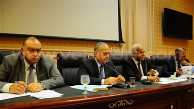 بالصور..غضب برلماني بسبب حصول المشروعات القومية على موازنة «الطرق»