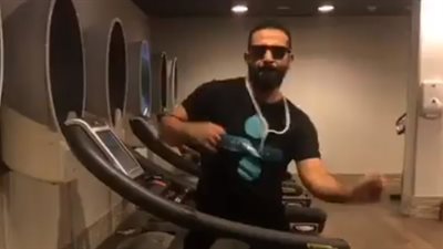 أحمد سعد يشارك في تحدي «كيكي» من «الجيم» (فيديو)