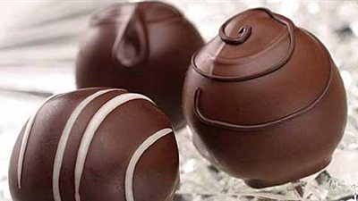 علماء يبتكرون شوكولاتة خالية من الدهون مصنوعة من عصير الفاكهة