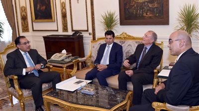 رئيس الوزراء يلتقي رئيس الاتحاد الدولي لكرة اليد