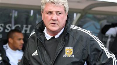 ستيف بروس: تأهل 