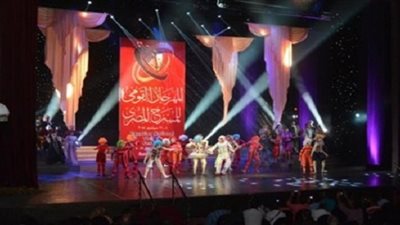 «ورد وياسمين» و«المسرح العمالي» روائع دورة «نور الشريف»