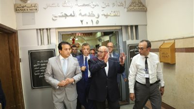 وزير التعليم العالي يتفقد مستشفيات جامعة عين شمس