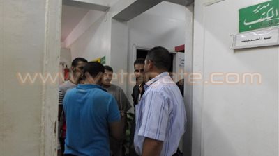 بالصور.. الوادى الجديد تصرف إعانات عيد الأضحى للعمالة غير المنتظمة