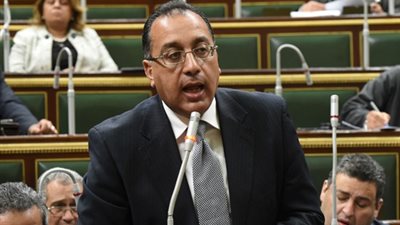 رئيس الوزراء يلتقي مساعد وزير الداخلية للجوازات والهجرة