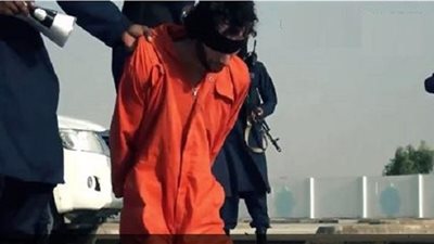 بالفيديو والصور.. «داعش» يعدم تونسيًا بتهمة «الجاسوسية» في ليبيا