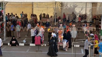 مشادات كلامية بين الباعة الجائلين بـ