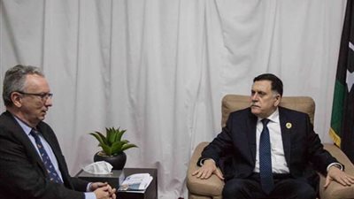 «السراج» يستدعي السفير الفرنسي لدى ليبيا