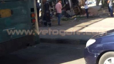 سقوط سيارة نقل من أعلى الكوبري العلوي بـ«العاشر من رمضان»