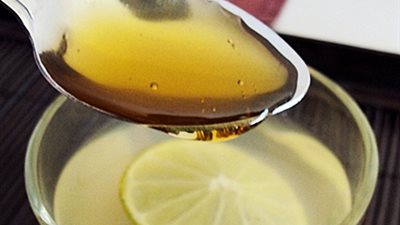 العسل بالليمون لتقوية مناعة طفلك أثناء الدراسة