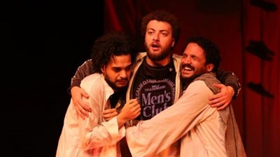 كوميديا «+22 لجميع الفئات العمرية» تثير إعجاب جمهور «القومي للمسرح»