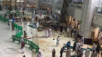 ملك السعودية يصدر قرارات مهمة بشأن حادث الحرم المكي