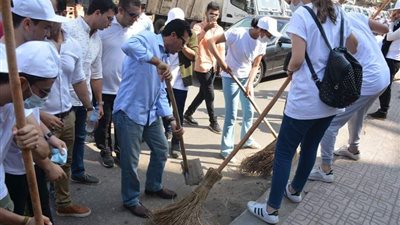 وزراء الشباب والتنمية المحلية والبيئة يطلقون حملة «شارك ونضف» بإمبابة